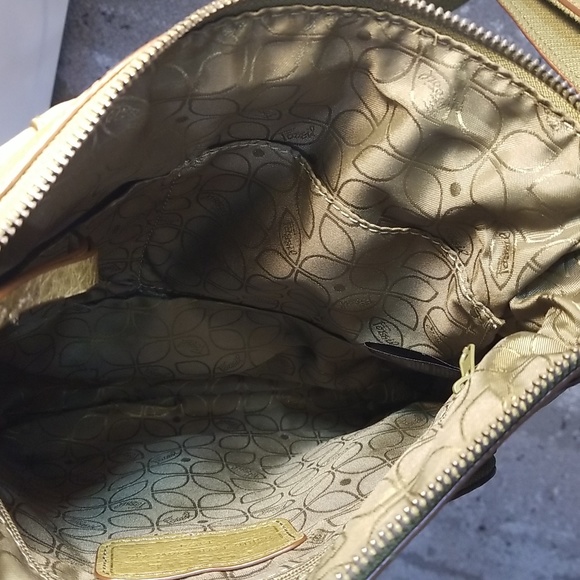 Fossil green leather cross body purse appears never used - key decoration - Picture 11 of 17